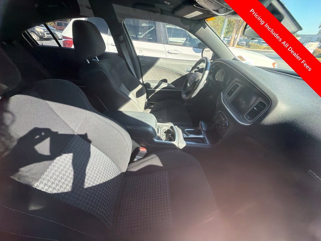 Used 2022 Dodge Charger R/T RWD image 3