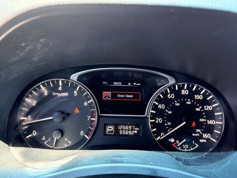 Used 2015 Nissan Pathfinder S AWD/4WD image 18
