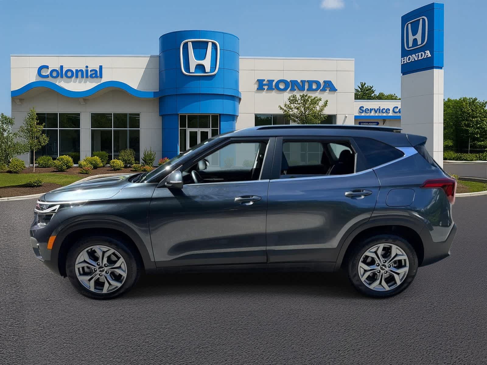 Used 2024 Kia Seltos S AWD/4WD image 3