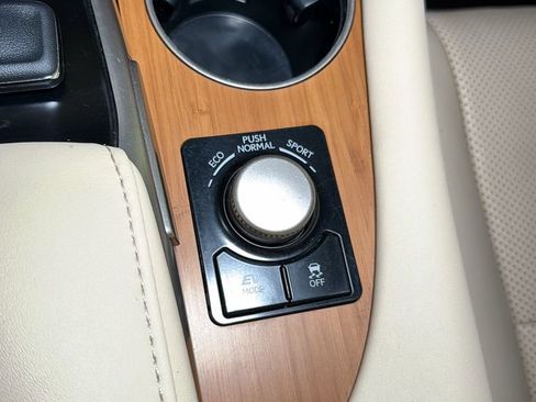Used 2019 Lexus RX 450h AWD image 30