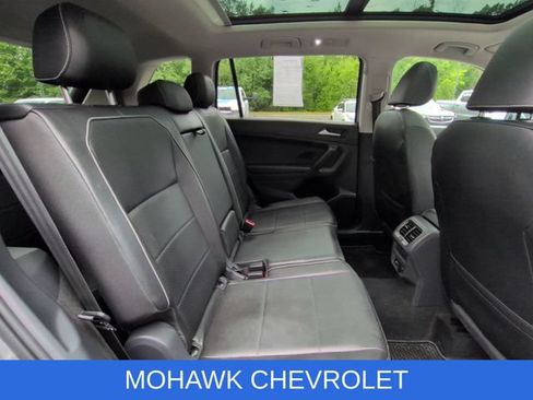 Used 2021 Volkswagen Tiguan SE FWD image 28