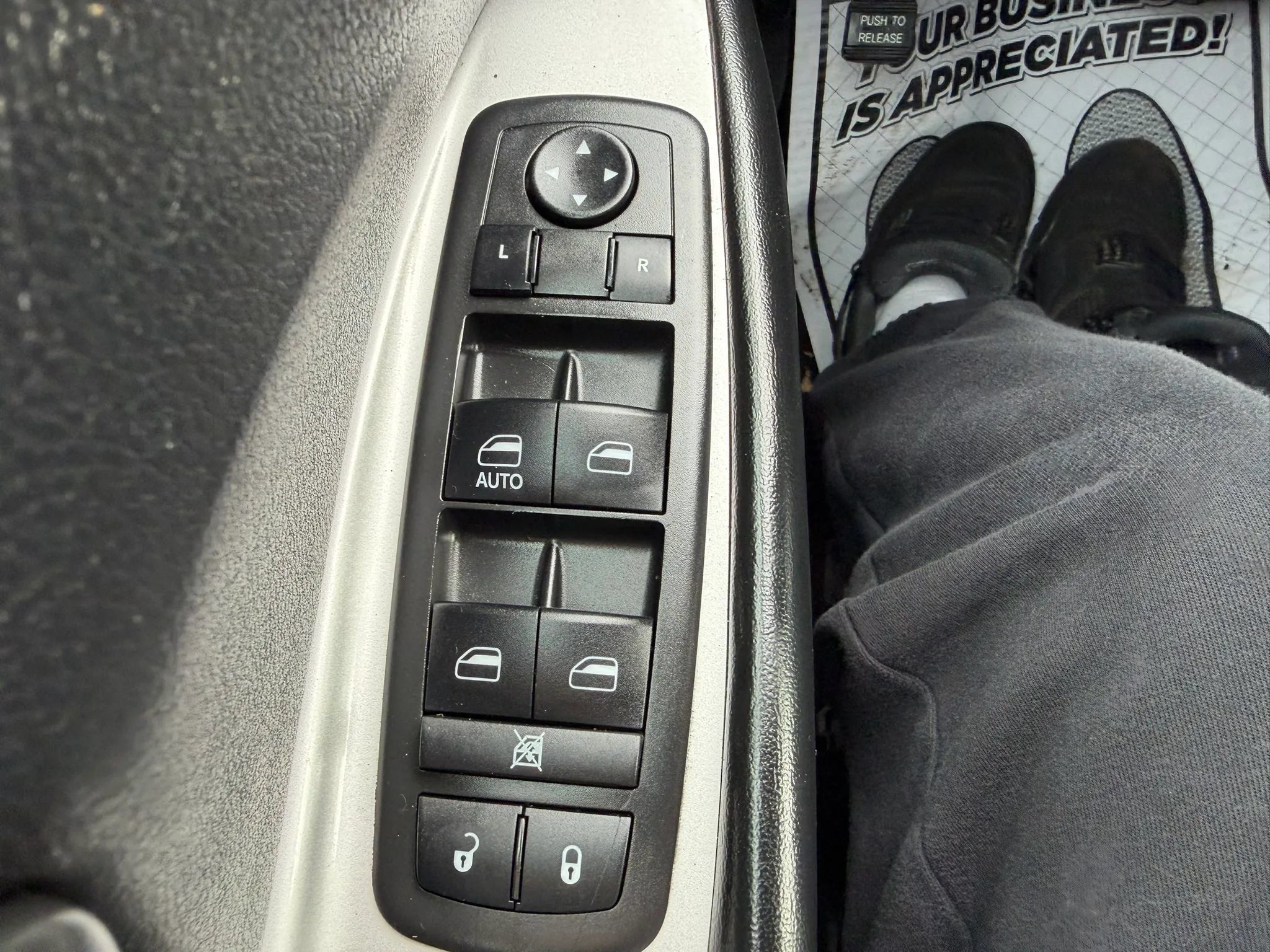 Used 2018 Dodge Journey SE FWD image 14
