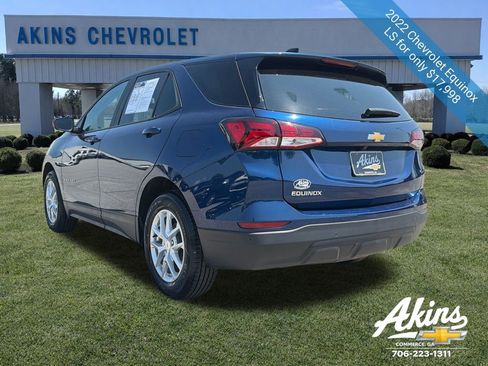 Certified 2022 Chevrolet Equinox LS w/ LS Convenience Package FWD image 9