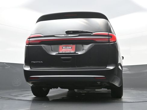 Used 2022 Chrysler Pacifica Touring-L FWD image 31