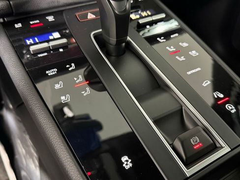 New 2026 Porsche Macan image 29