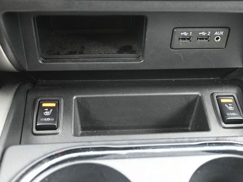 Used 2019 Nissan Titan SV w/ SV Convenience Package RWD image 15