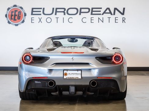 Used 2018 Ferrari 488 Spider RWD image 11