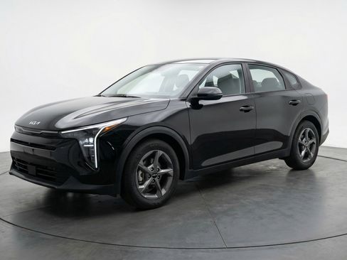 Used 2025 Kia K4 FWD image 3