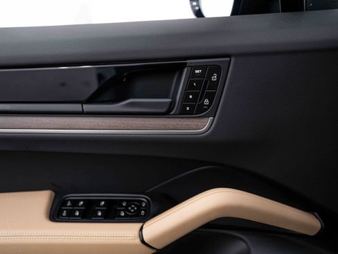 Certified 2026 Porsche Cayenne AWD/4WD image 17