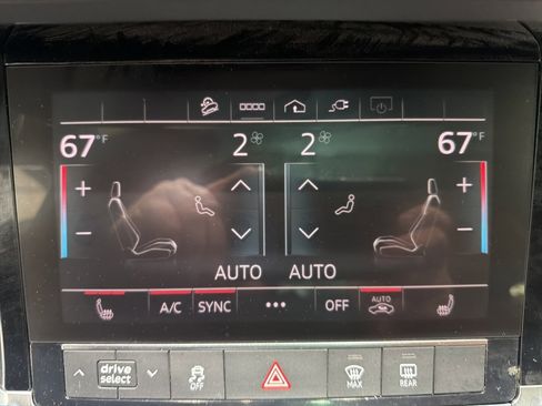 Used 2022 Audi e-tron Premium w/ Convenience Plus Package image 22