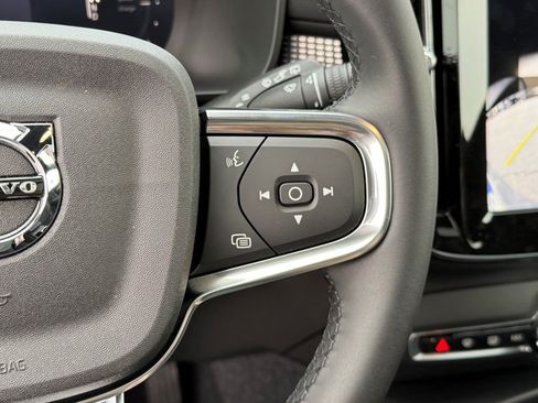 New 2026 Volvo EX40 Plus w/ Climate Package image 25