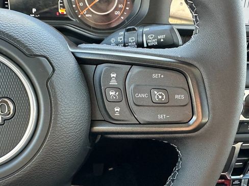 New 2025 Jeep Wrangler Unlimited Rubicon w/ Technology Group AWD/4WD image 21
