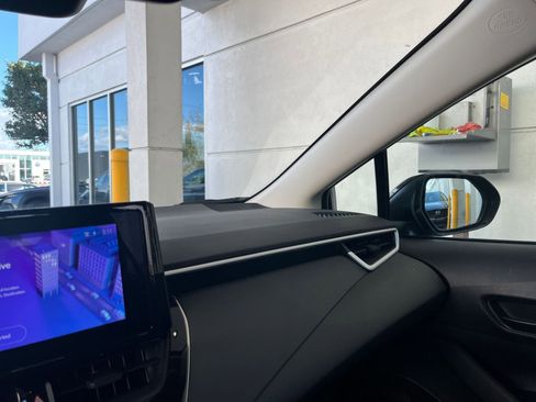 Used 2025 Toyota Corolla LE image 35