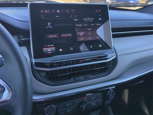 Used 2024 Jeep Compass Limited image 13