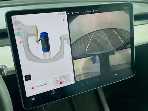 Used 2023 Tesla Model 3 Standard Range image 22