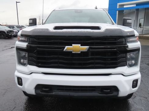 Used 2025 Chevrolet Silverado 2500 LT w/ Convenience Package AWD/4WD image 2