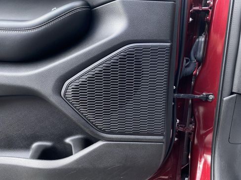 Used 2023 Jeep Grand Cherokee Laredo image 15