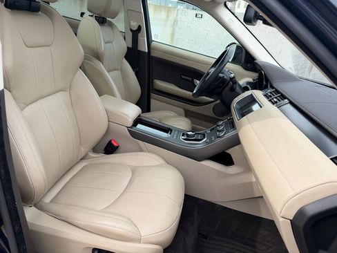 Used 2019 Land Rover Range Rover Evoque SE AWD/4WD image 30