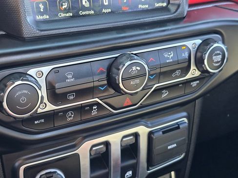 Used 2020 Jeep Wrangler Rubicon image 24