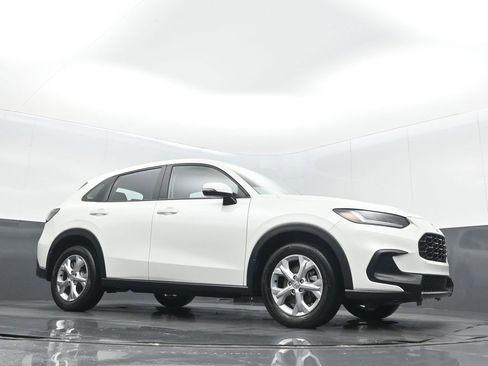 Certified 2025 Honda HR-V LX image 26