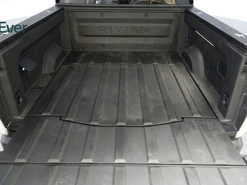 Used 2023 Rivian R1T Adventure image 8