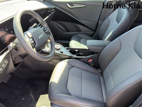 New 2026 Kia Niro Wind FWD image 9