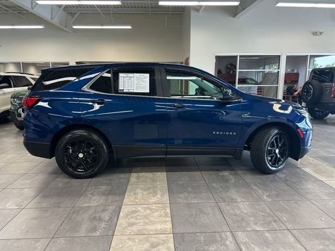 Used 2023 Chevrolet Equinox LT FWD image 11