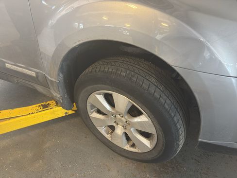 Used 2011 Subaru Outback 3.6R Limited AWD/4WD image 6
