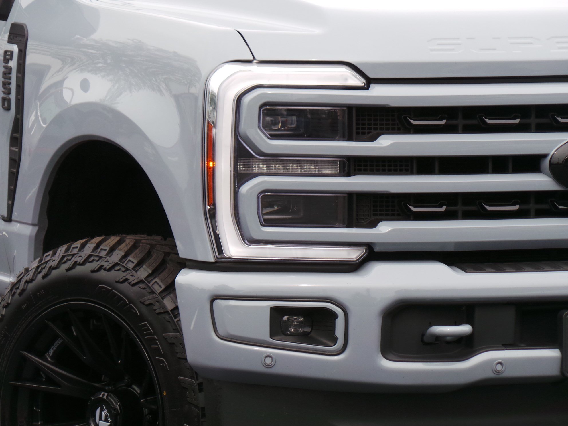 Used 2024 Ford F250 Platinum w/ FX4 Off-Road Package AWD/4WD image 22