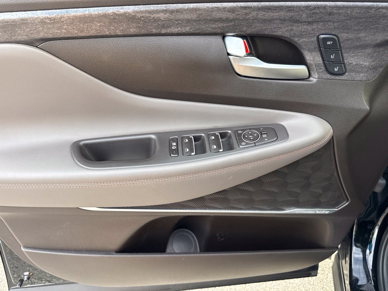 Used 2020 Hyundai Santa Fe Limited FWD image 17