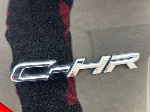 Used 2021 Toyota C-HR LE FWD image 26