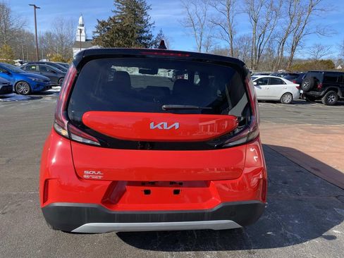 Used 2023 Kia Soul LX image 4
