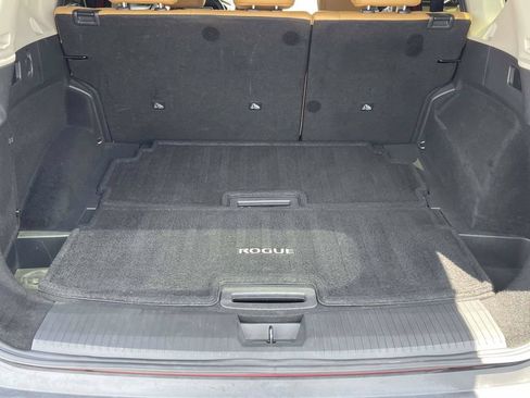 Used 2023 Nissan Rogue Platinum FWD image 27
