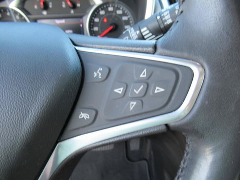 Used 2020 Chevrolet Equinox LT FWD image 23