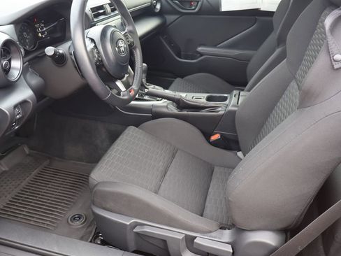 Used 2024 Toyota GR86 image 22