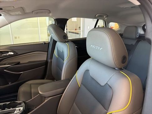 New 2026 Chevrolet Trax ACTIV w/ Driver Confidence Package image 13