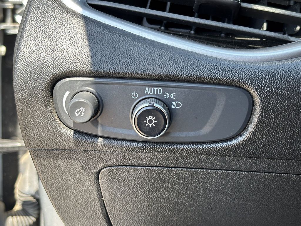 Used 2025 Chevrolet Malibu LT FWD image 24