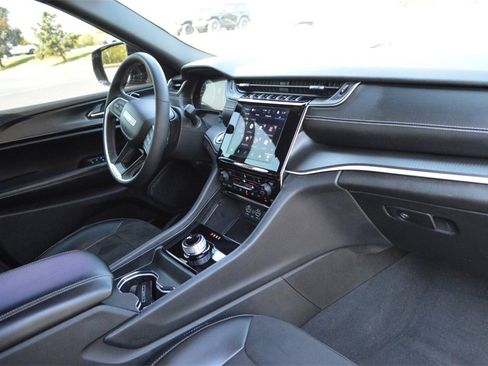 Used 2023 Jeep Grand Cherokee Altitude image 29