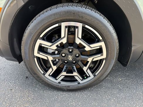 Used 2025 Hyundai Santa Cruz Limited image 9