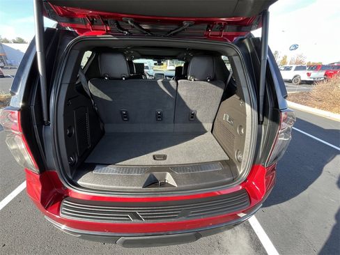 Used 2021 Chevrolet Tahoe RST w/ Luxury Package image 25