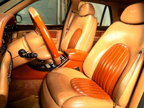 Used 2001 Bentley Arnage Red Label image 4