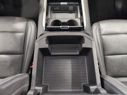 Used 2022 GMC Yukon Denali w/ Denali Ultimate Package AWD/4WD image 17
