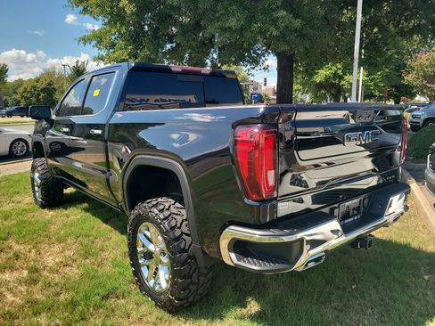 Used 2022 GMC Sierra 1500 SLT AWD/4WD image 5
