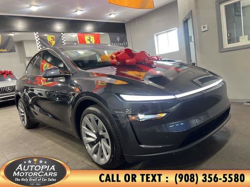 Used 2026 Tesla Model Y 2WD image 35