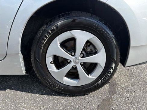 Used 2014 Toyota Prius Three FWD image 20