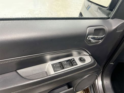 Used 2017 Jeep Compass High Altitude image 19