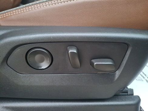 Used 2021 Chevrolet Tahoe High Country w/ Premium Package image 40