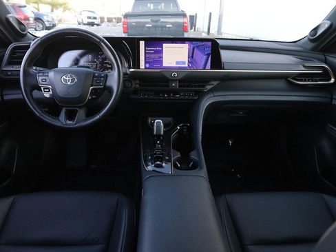 Used 2025 Toyota Crown Platinum image 23