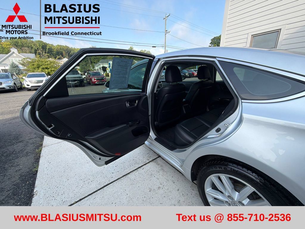Used 2013 Toyota Avalon XLE FWD image 33