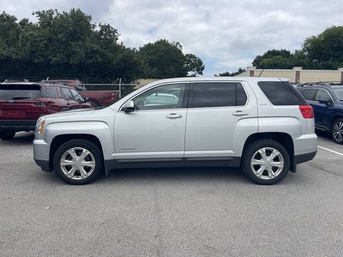 Used 2017 GMC Terrain SLE FWD image 4